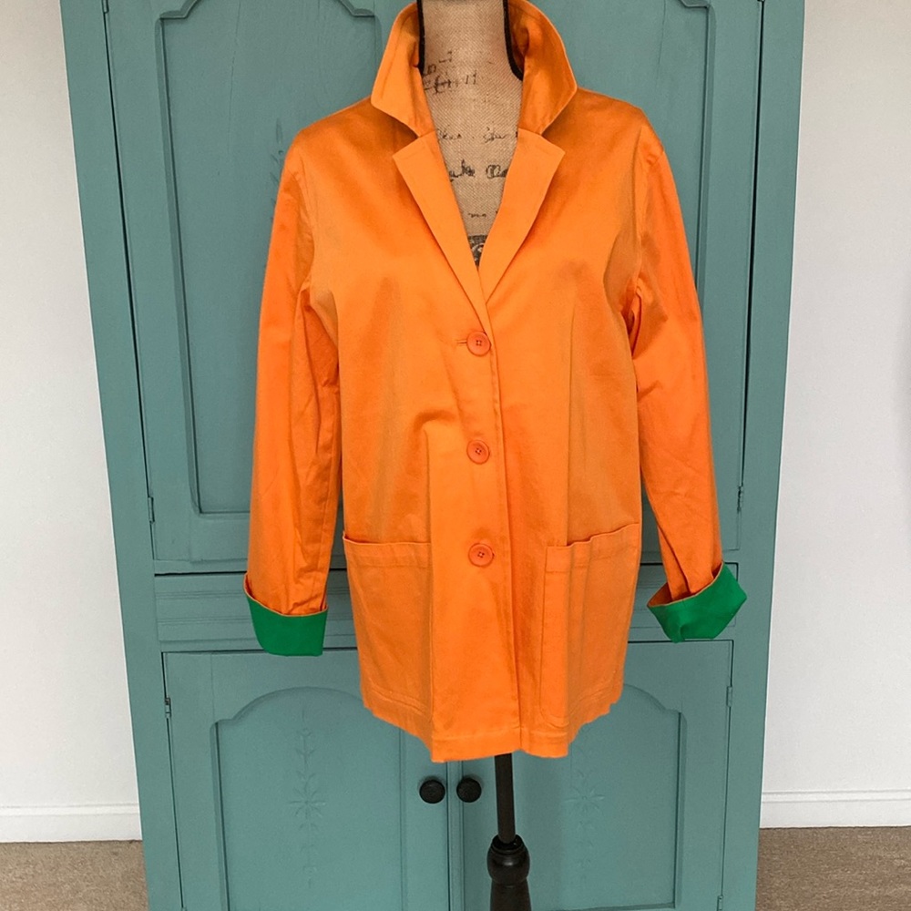 NWOT LINEA by Louis Dell’Olio Coat. Medium. Orange/Green Trim